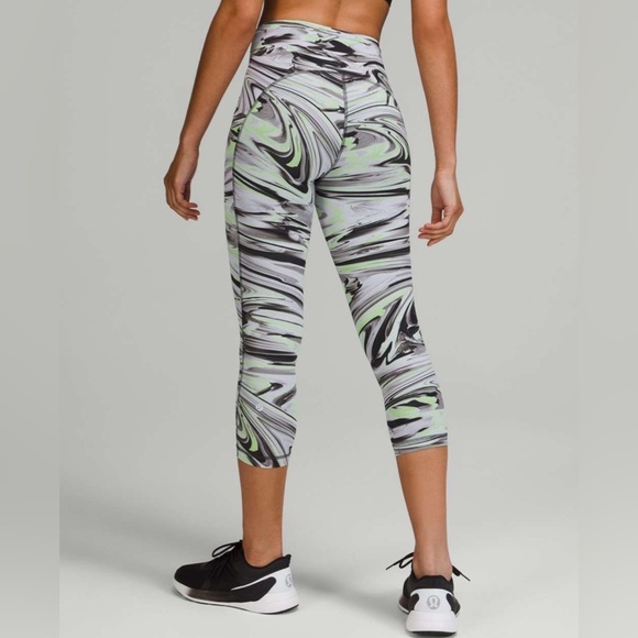 Lululemon Swift Speed High-Rise Crop 21" women’s size 8 - Picture 8 of 8